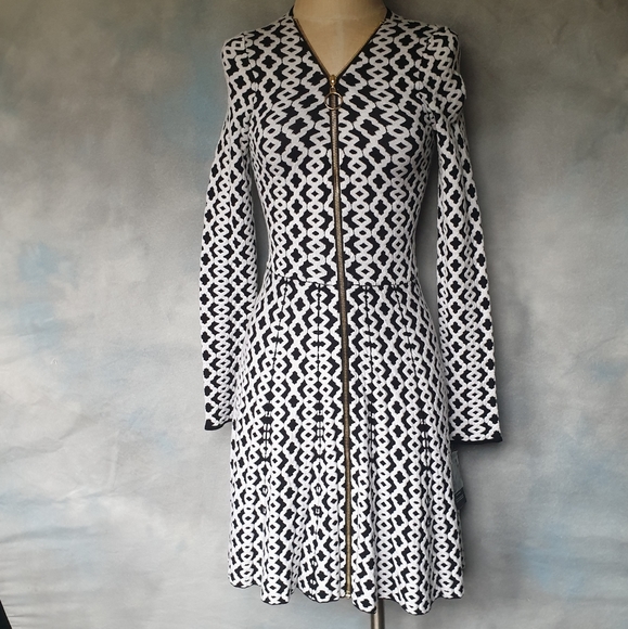 INC Wm Black & White Geometric Sweater Fit & Flare A-Line Dress w/ V-Neck Zip Sm - Picture 2 of 16